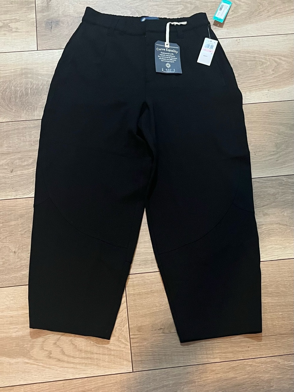Democracy Black Cropped Ponte Pants
